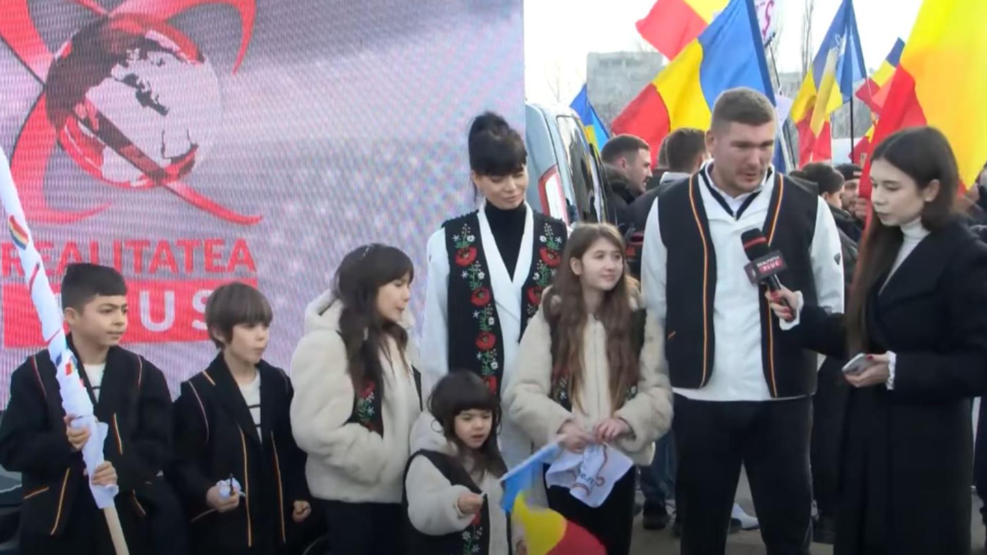 Afaceristul patriot venit cu familia la protest