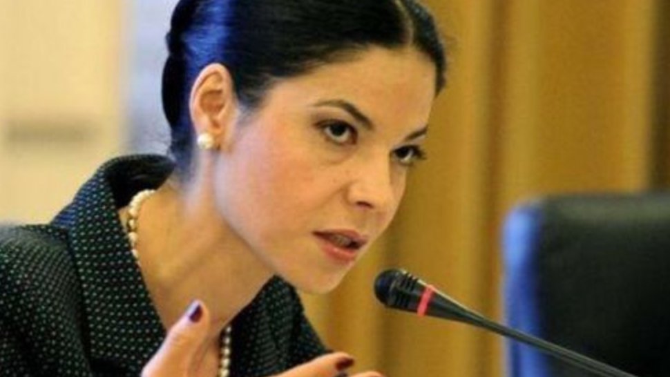 Ana Birchall îl critică pe "împăratul" Iohannis: "Milioane de euro aruncați pentru renovarea unei vile, o mare nesimțire!" 1 Ana Birchall il critica pe imparatul Iohannis Milioane de euro aruncati pentru renovarea unei vile o mare nesimtire