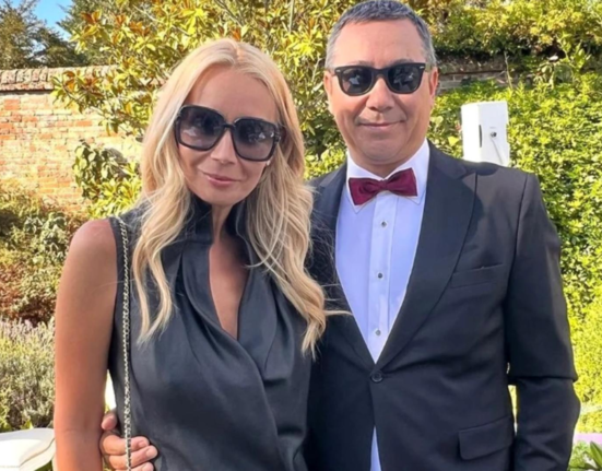 Burlacul Ponta priveste spre Cotroceni dar nu are Prima Doamna Au divortat dupa 19 ani