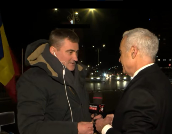 Calin Georgescu a discutat cu sustinatorul sau din Piata Victoriei