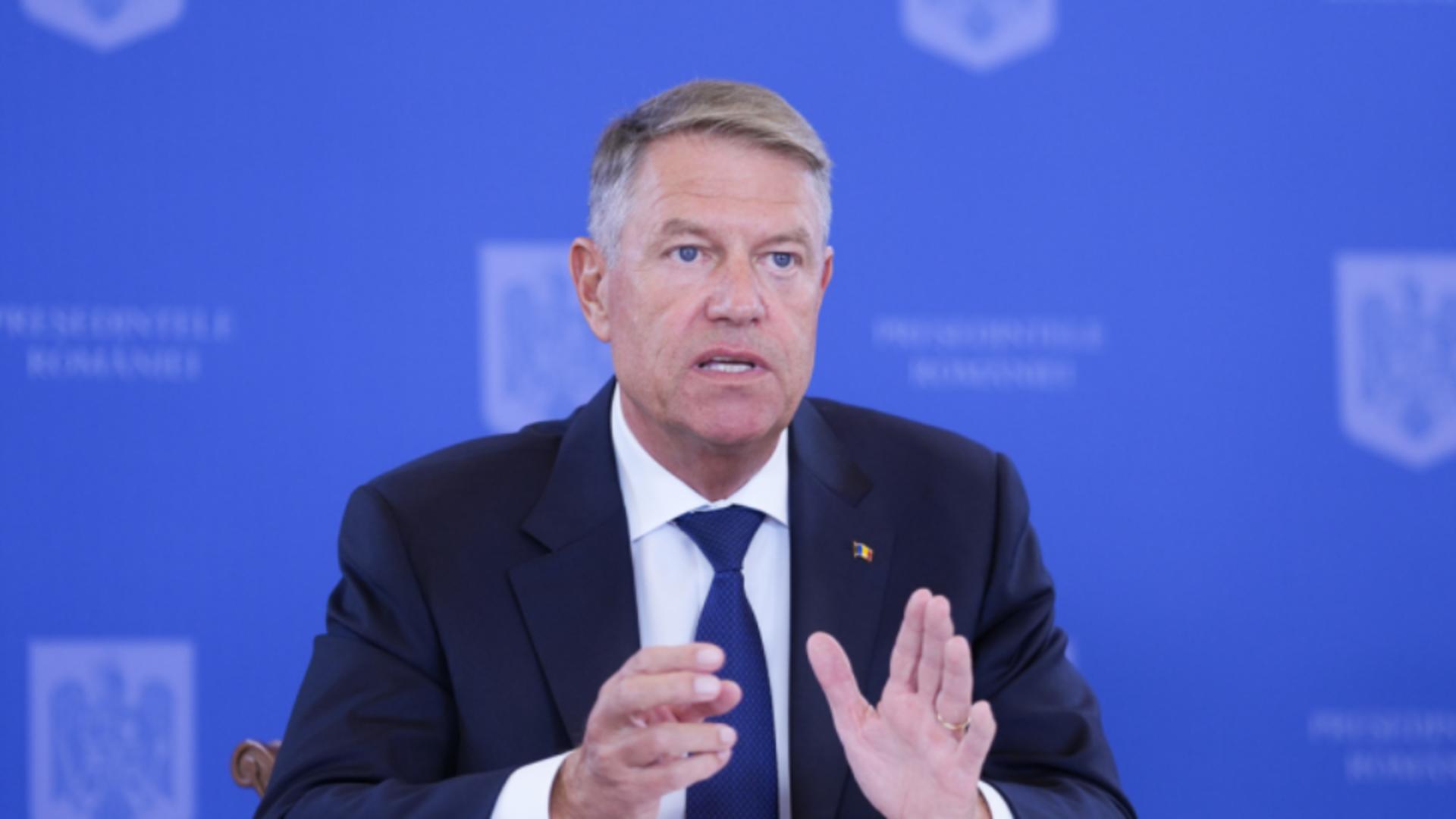 Cate semnaturi au strans parlamentarii POT AUR si SOS pentru suspendarea lui Klaus Iohannis