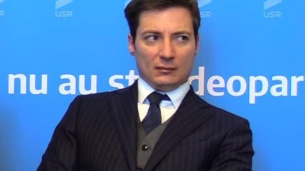 Delirul lui Caramitru Junior: „Elitele ne vor controla prin droguri, iar mâncarea va fi pe cartelă!” VIDEO 1 Delirul lui Caramitru Junior Elitele ne vor controla prin droguri iar mancarea va fi pe cartela VIDEO