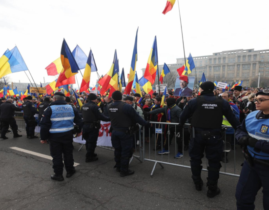 Jandarmeria Bucuresti confirma Protestul pentru sustinerea lui Calin Georgescu este pasnic