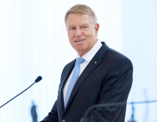 Mesaj dur pentru Iohannis la inceput de an Da banii inapoi Cine l a trimis