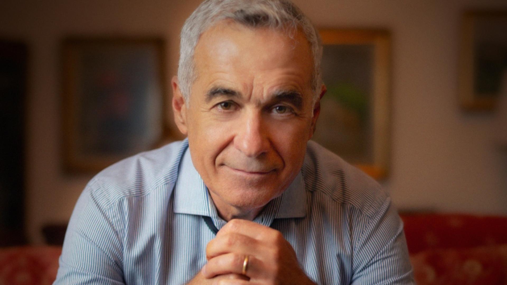 Mirel Palada zguduie scena politica SCENARIU EXPLOZIV pentru turul 2 Manevra se intoarce impotriva sistemului Pozitia lui Calin Georgescu conform sondajelor SOCIOPOL