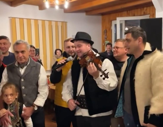 Poporul explodeaza mesaje dure pentru guvernanti Sprijin total pentru presedintele ales Calin Georgescu VIDEO