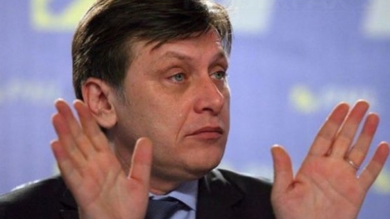 Reactii dupa ce Antonescu si a suspendat candidatura Ce zice Nicusor Dan