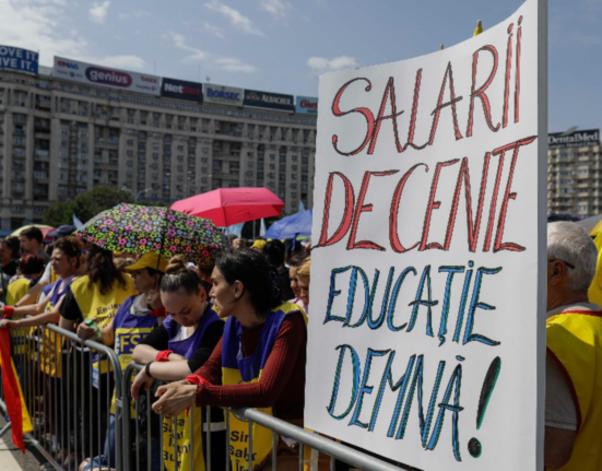 Salariile profesorilor cresc in 2025 Declaratia ministrului Educatiei Daniel David