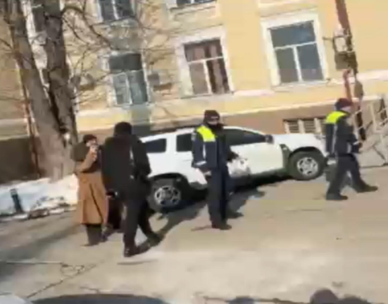 Andrei Caramitru escortat la politie dupa instigari