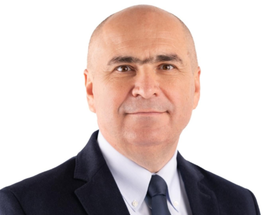 Bolojan tacere sfidatoare a refuzat sa explice anularea programului Senatului Anca Alexandrescu In spatele lui sunt Coldea Kovesi sorosistii