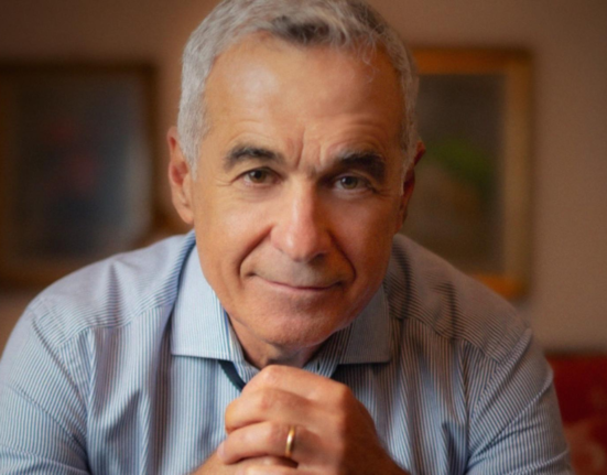 Calin Georgescu lanseaza tipizatele pentru semnaturi la alegeri