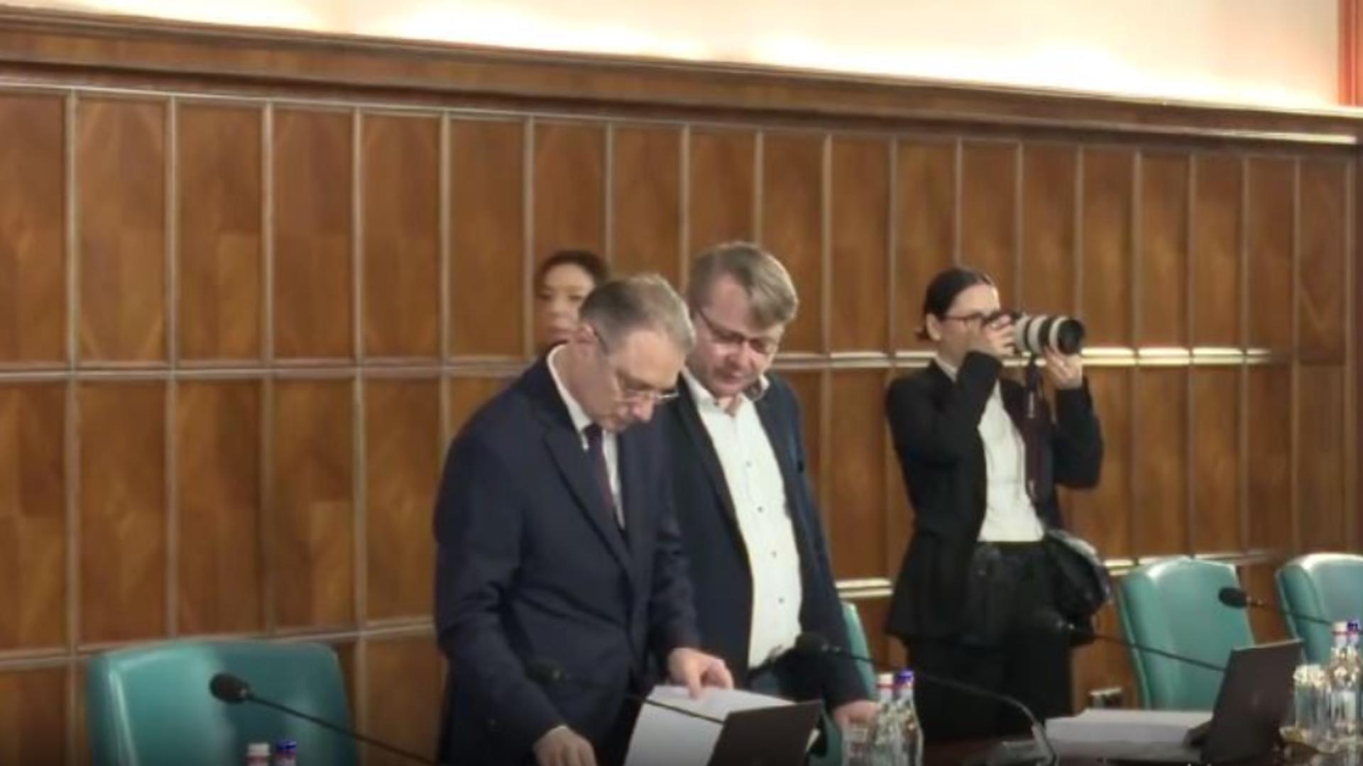 Consilierii din institutia lui Zgonea cu salarii mari Austeritatea nu a afectat toate institutiile