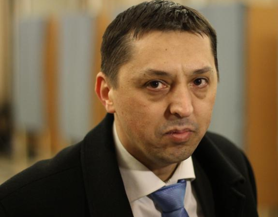 Ministrul Educatiei ia atitudine Sistemul actual nu mai poate continua Este o problema de securitate nationala