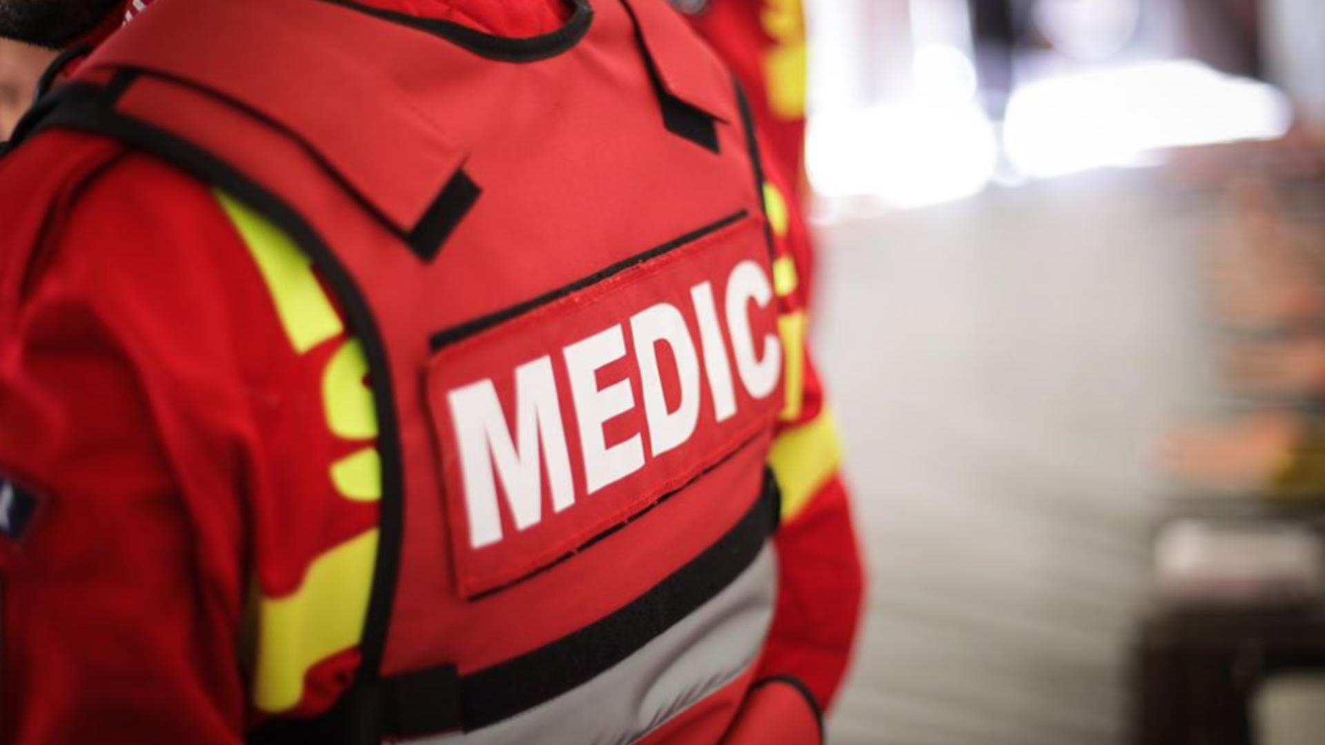Plan rosu activat la un liceu din Romania 21 de elevi dusi la spital