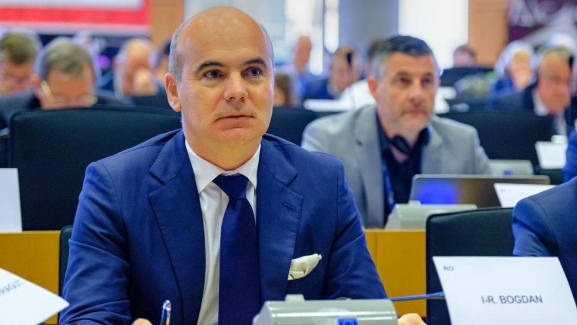 Rareș Bogdan: „Europa pare o doamnă bătrână distinsă, într-un scaun cu rotile” 1 Rares Bogdan Europa pare o doamna batrana distinsa intr un scaun cu rotile