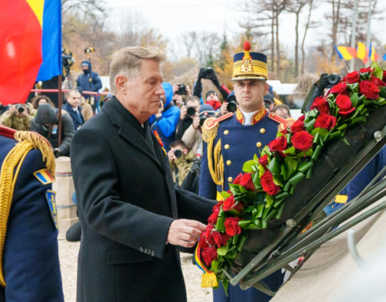 Romanii s au saturat de Iohannis Sa plece acasa