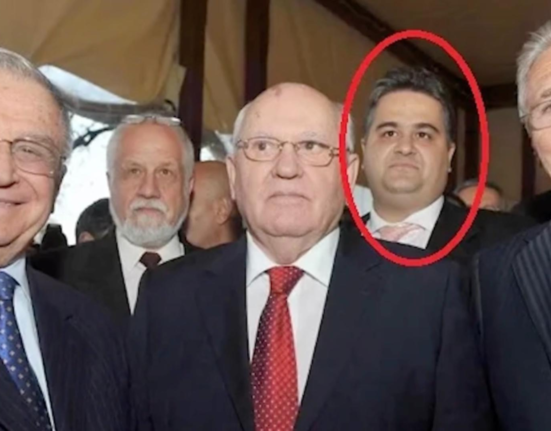 Cine este Adrian Thiess fostul elev al lui Iohannis