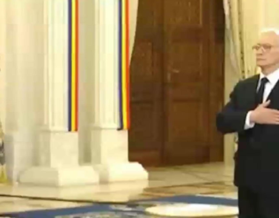 Dublu discurs cum a decorat Iohannis un legionar