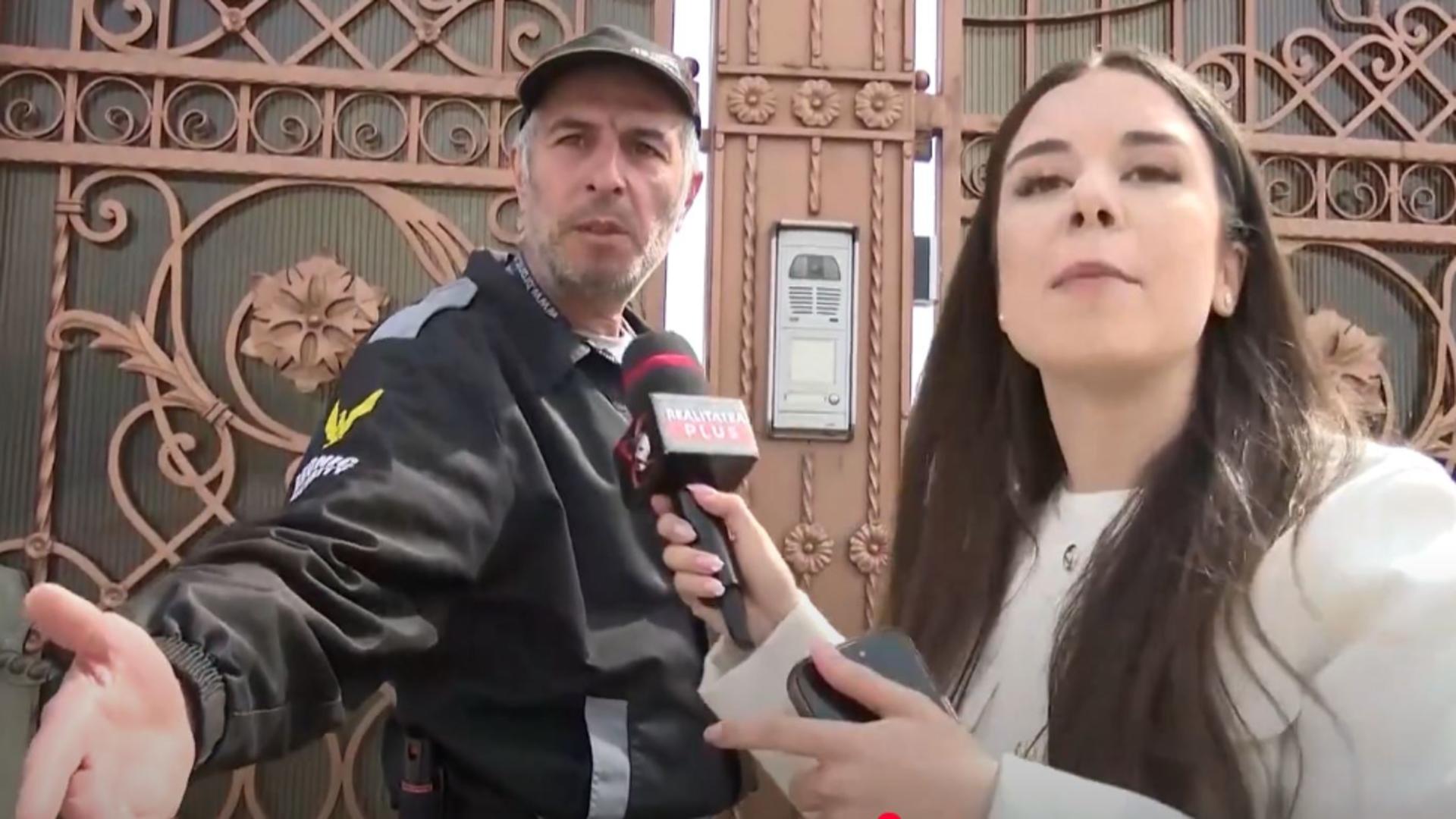 Echipa Realitatea Plus agresata in public de paznicul vilei lui Teia Sponte VIDEO