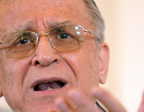 Ion Iliescu pierde certificatul de revolutionar