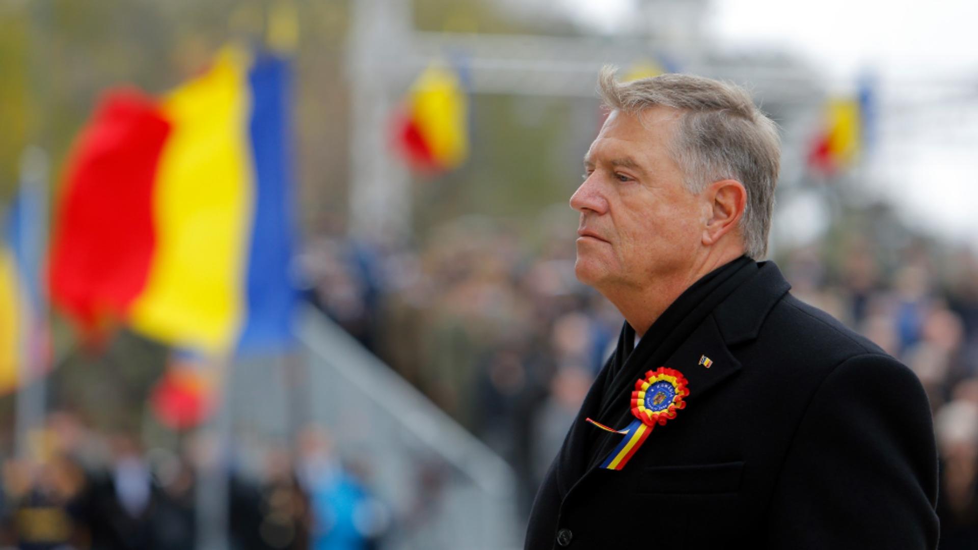 Klaus Iohannis, criticat de români pentru 10 ani de lux. 1 Klaus Iohannis criticat de romani pentru 10 ani de