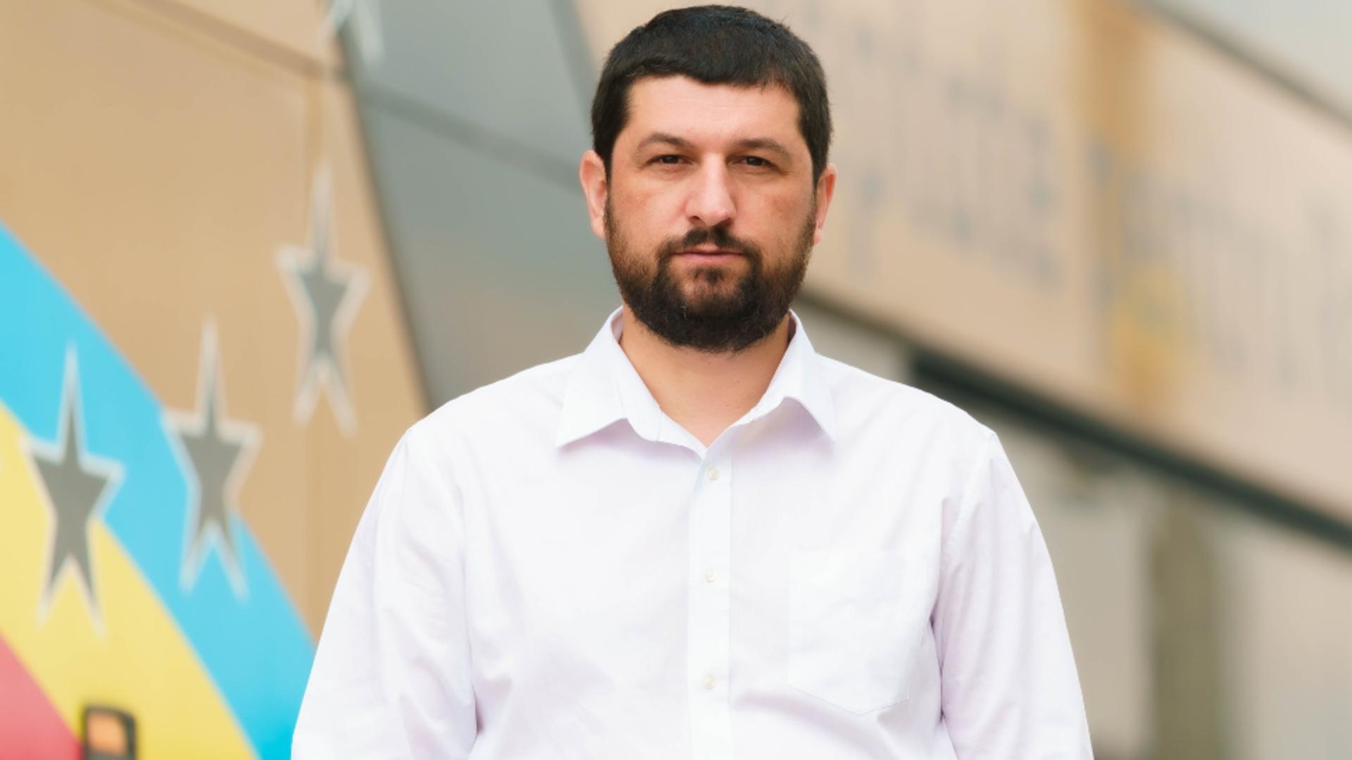 Marius Lulea despre declaratiile lui Claudiu Tarziu Sper ca nu este influentat de publicatiile globaliste si ca acorda atentie spuselor lui Calin Georgescu