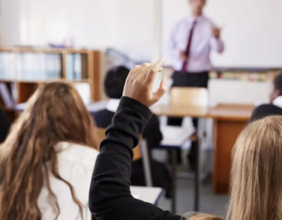 Noi materii pentru elevi educatia financiara si fraudele bancare