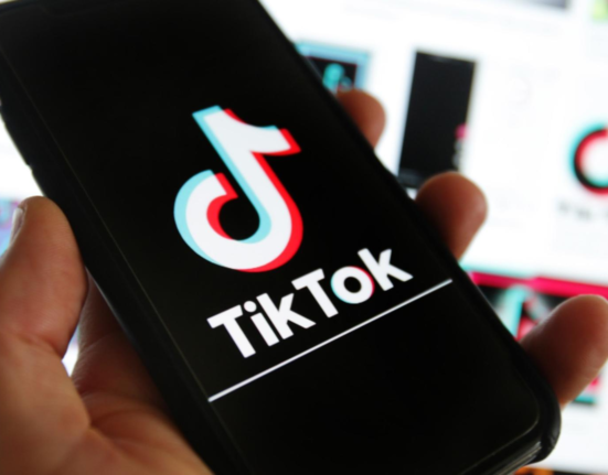 Studiu Copiii din Romania folosesc TikTok de la 5 ani