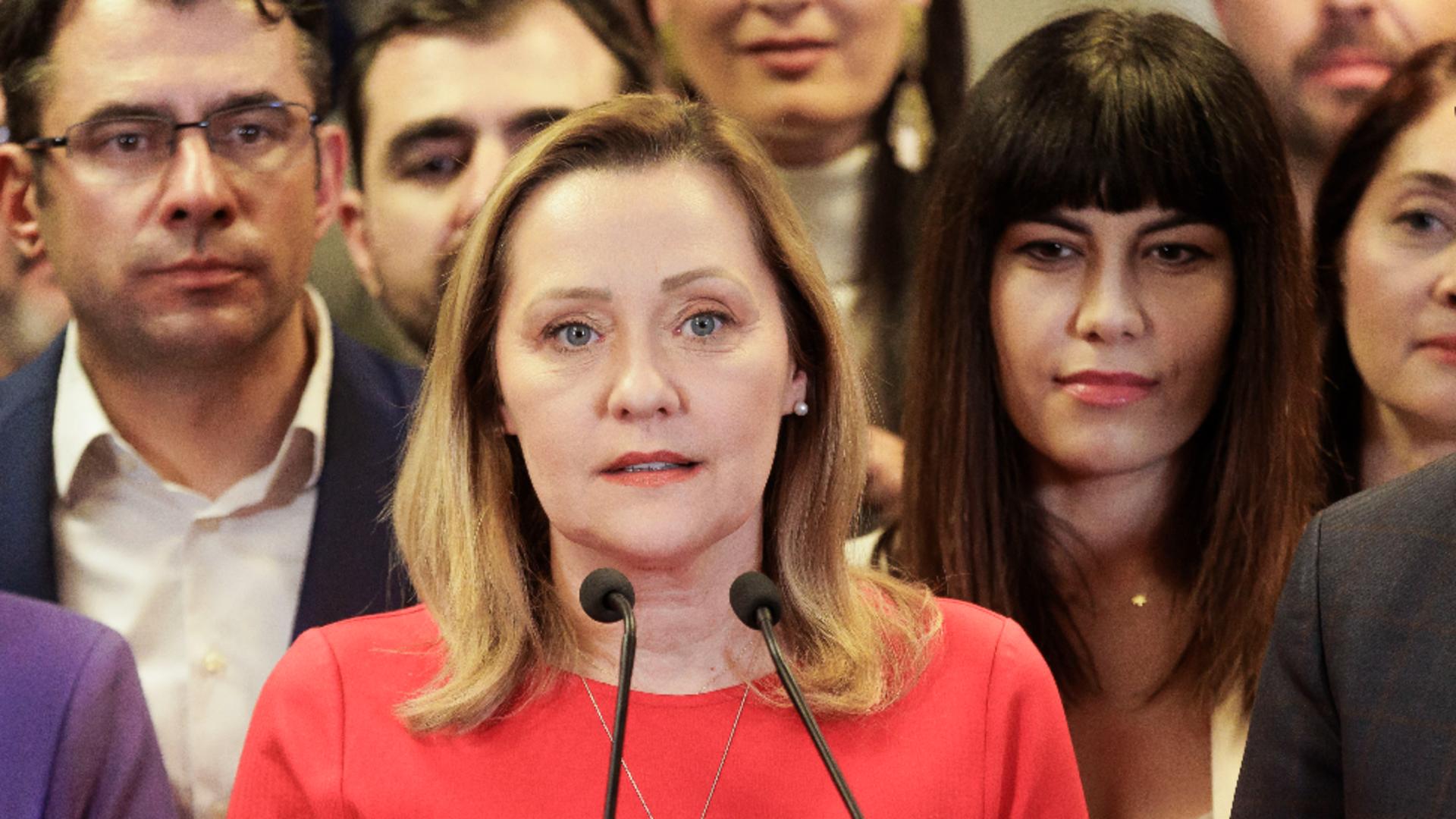 BEC intervine in USR si sterge postari rezistii incalca legea promovandu l pe Nicusor Dan