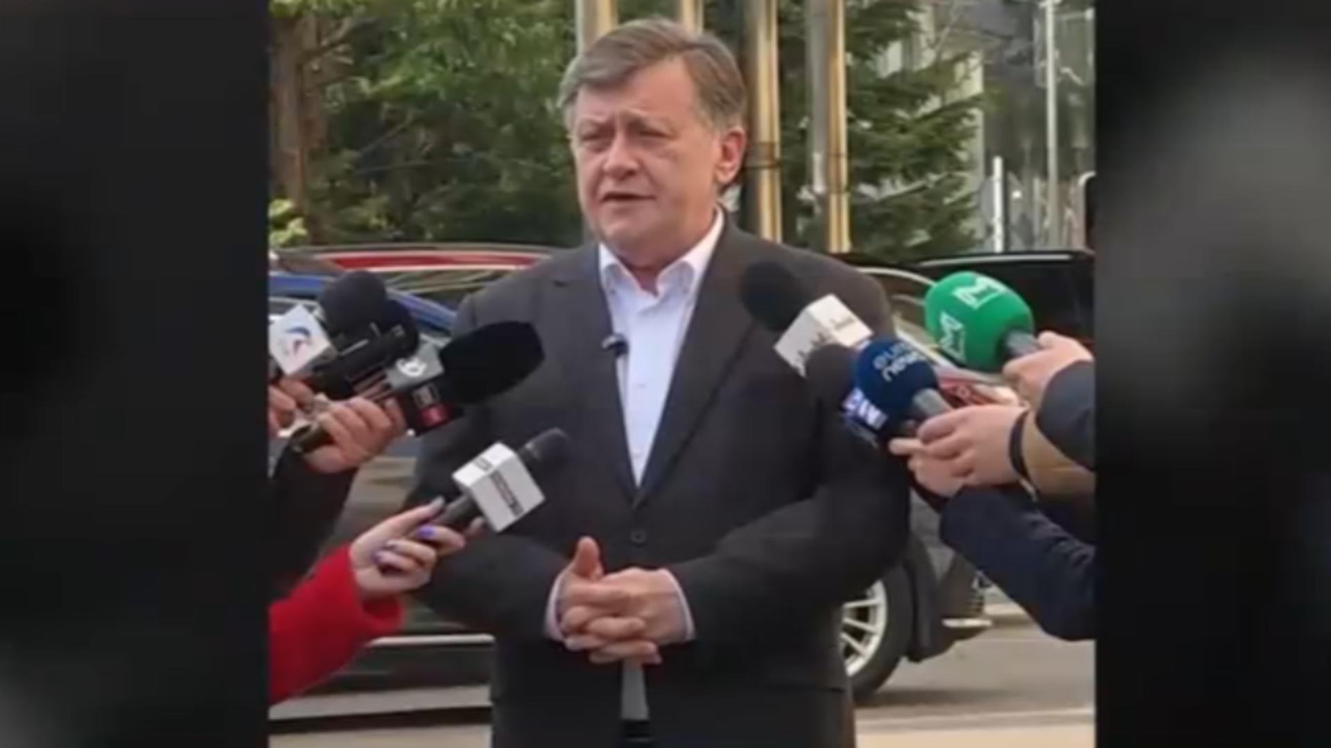 Crin Antonescu: Anunț despre pensii și vârsta de pensionare. 1 Crin Antonescu Anunt despre pensii si varsta de pensionare