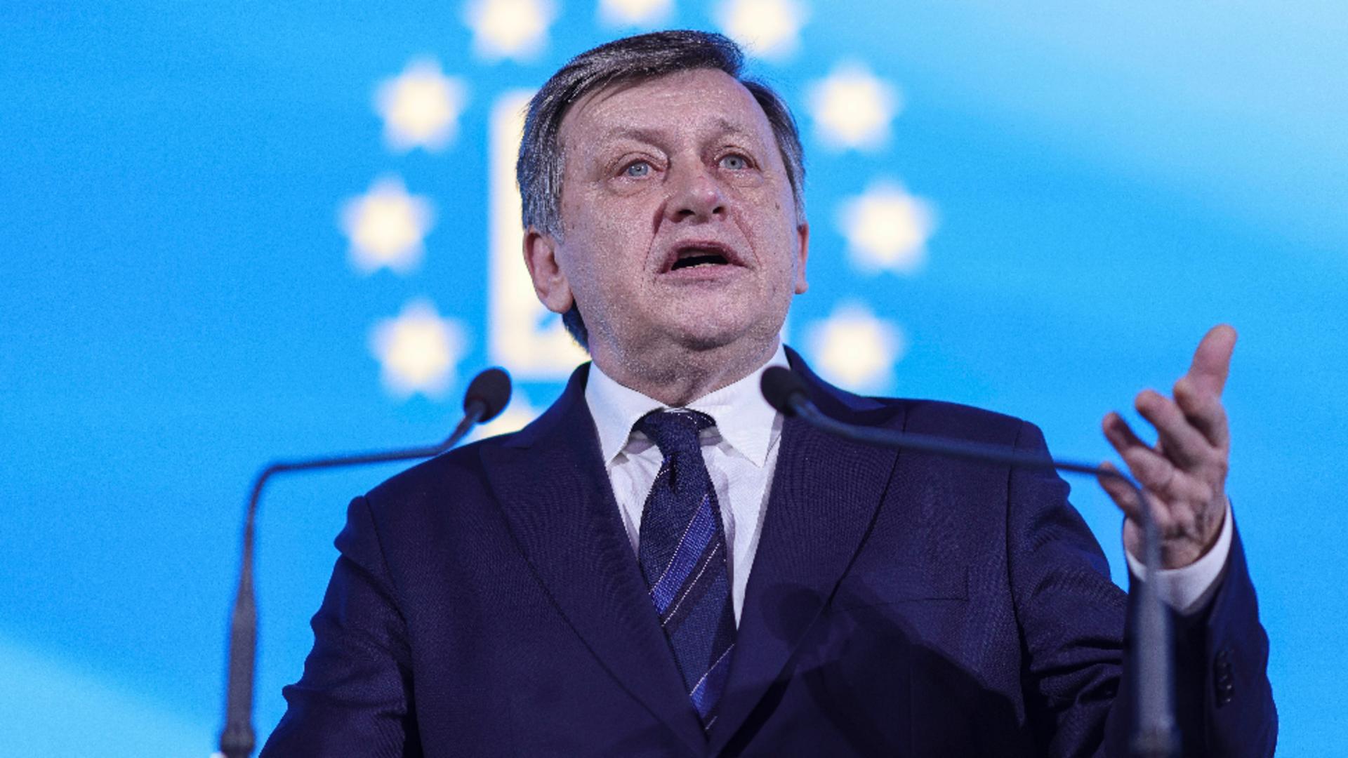 Crin Antonescu mesaj ferm din Republica Moldova Alegerile din Bucuresti conteaza pentru Chisinau