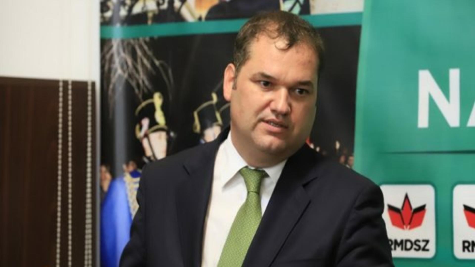 Cseke Attila: 2.000 de extrase emise în prima zi fără taxe 1 Cseke Attila 2000 de extrase emise in prima zi fara