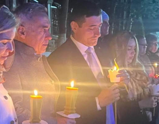 Dovada sprijinului lui Calin Georgescu pentru George Simion familiile impreuna la slujba de Inviere