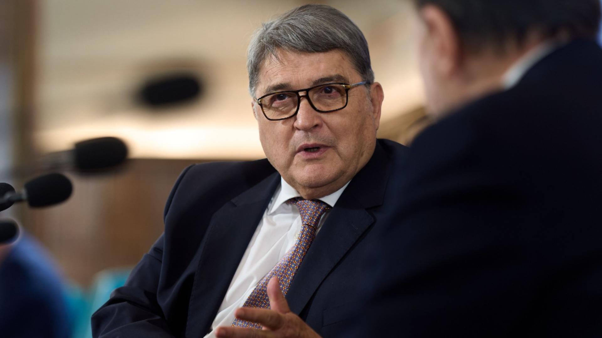 Emil Hurezeanu a sustinut consolidarea sanctiunilor contra Rusiei