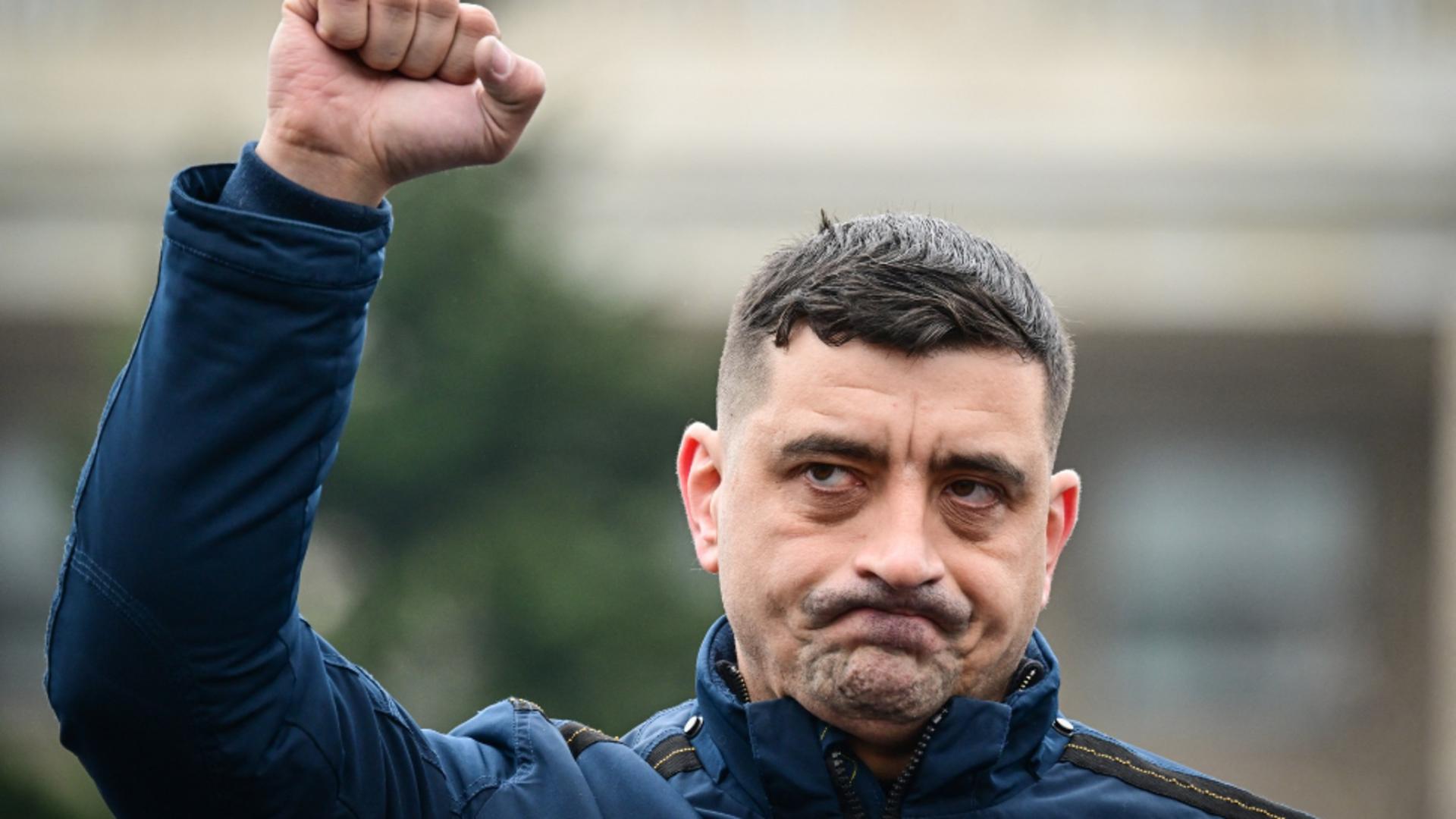 George Simion apel urgent pe pagina oficiala Retrageti i pe Muraru si Ioanid