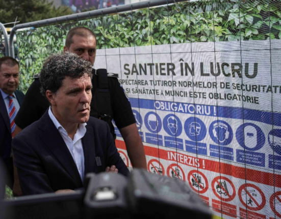 Scandal privind refacerea planseului de la Piata Unirii