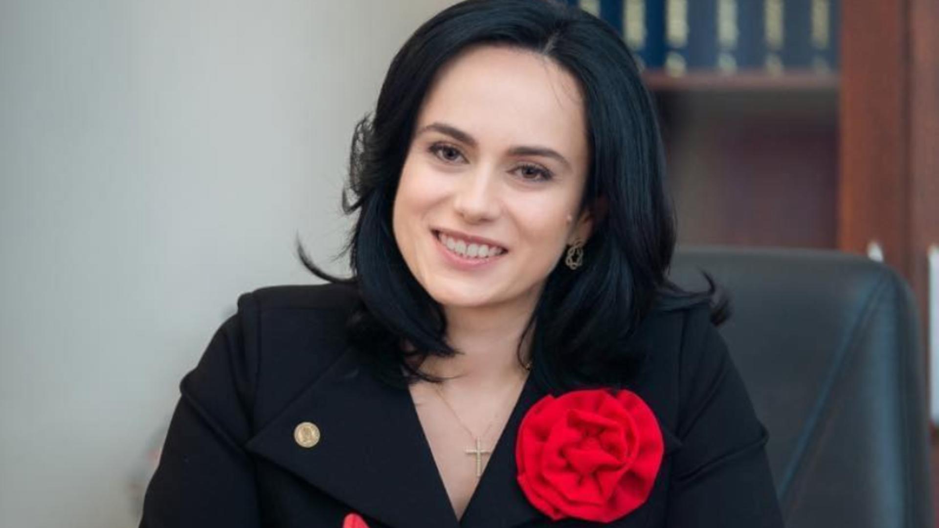 Simona Bucura Oprescu, reacție dură după scandalul DGAPSC: Nu permit nimănui să-mi folosească numele! 1 Simona Bucura Oprescu reactie dura dupa scandalul DGAPSC Nu permit nimanui sa mi foloseasca numele