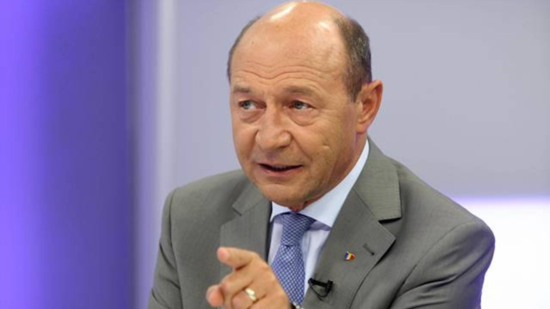 Traian Băsescu, declarații la Realitatea Plus: „Nu mă convinge nimeni că alegerile s-au anulat din cauza lui Georgescu” 1 Traian Basescu declaratii la Realitatea Plus Nu ma convinge nimeni ca alegerile s au anulat din cauza lui Georgescu