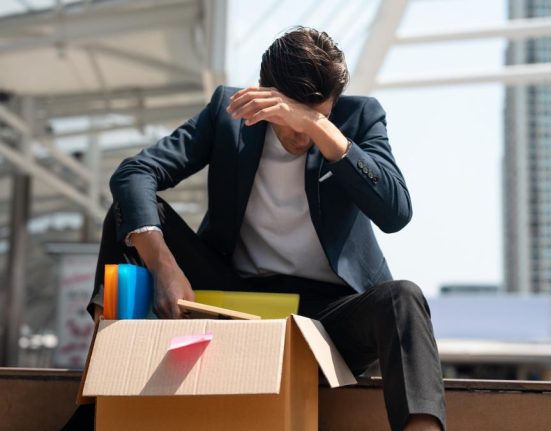 Inca o companie concedeaza oameni neadaptabili la IA