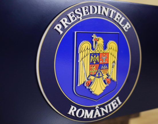 Ministrii Apararii si Economiei investiti marti la Cotroceni