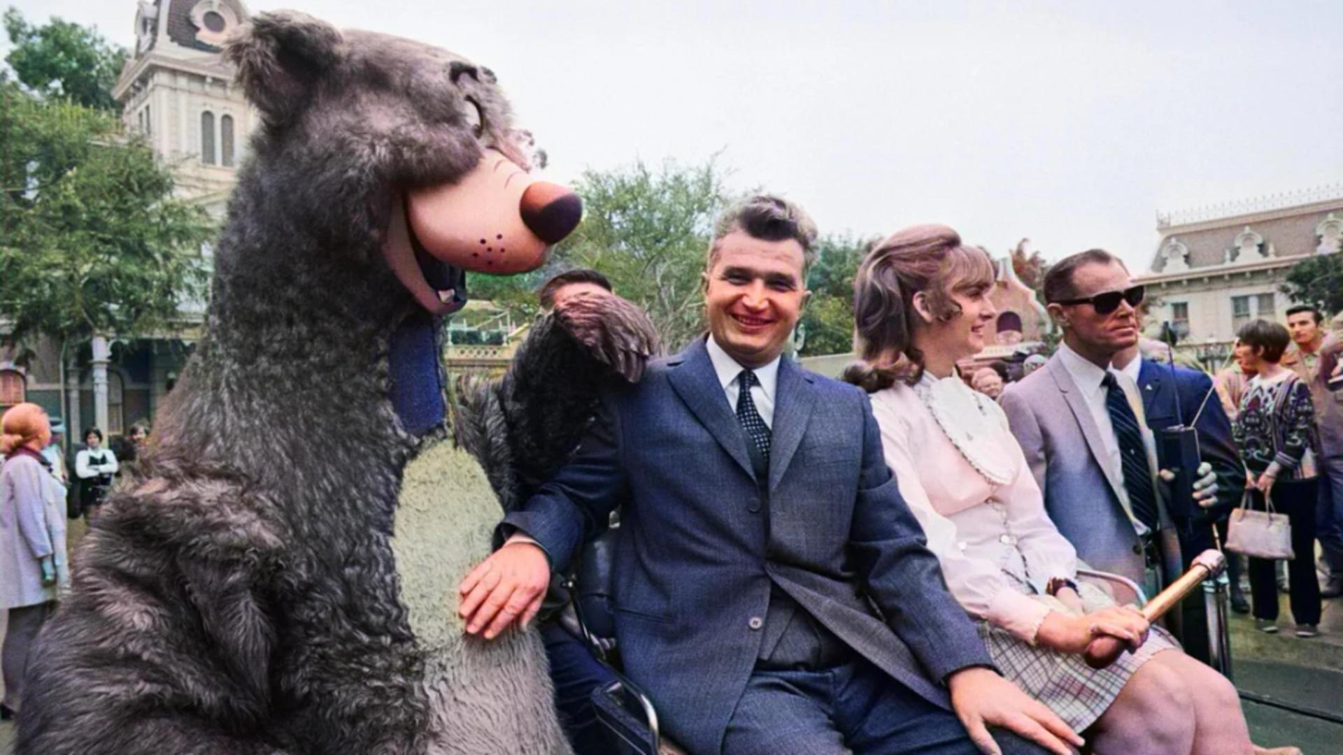 Nicolae Ceausescu imagini rare de la Disneyland Distractia fostului dictator cu familia