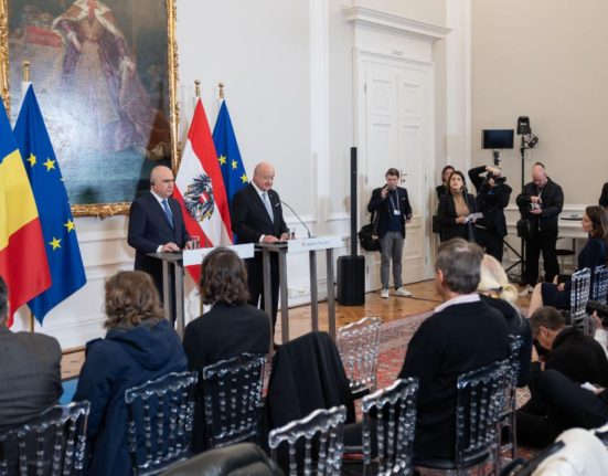 Protestele masive in mandatul lui Bolojan au mobilizat zeci de mii de romani