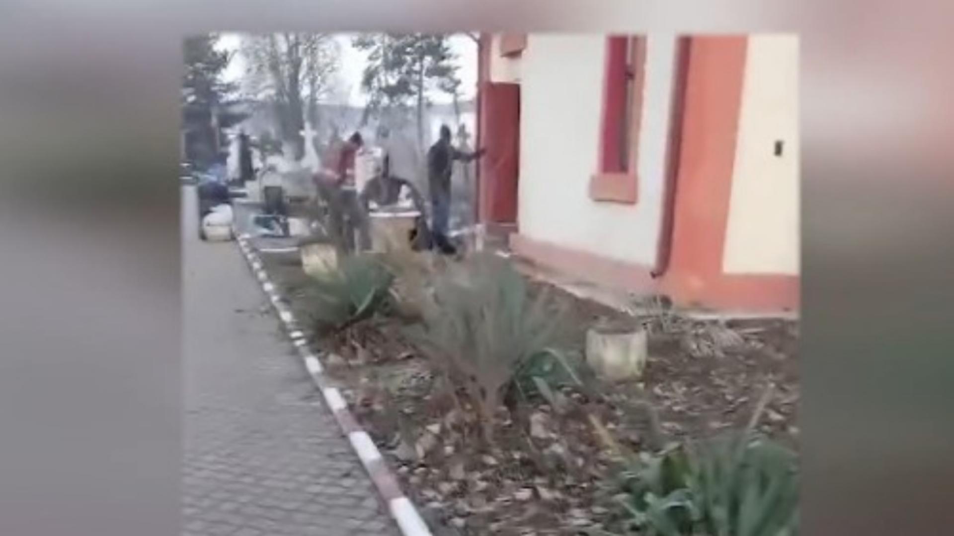 Viceprimar AUR, mutat în cimitir de primarul PNL 1 Viceprimar AUR mutat in cimitir de primarul PNL