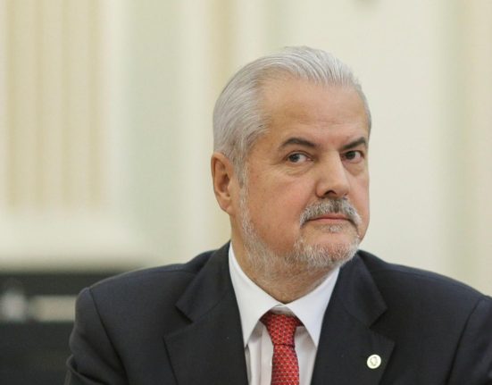 fost premier teorii noi despre criza apelor din prahova si dambovita