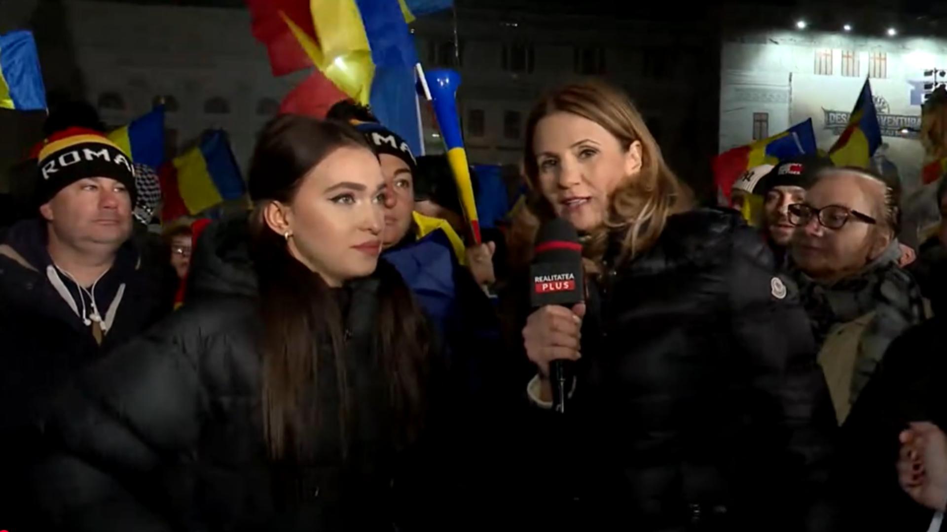 Anca Alexandrescu in mijlocul oamenilor revoltati si disperati de austeritatea impusa de Bolojan Ne au distrus tara