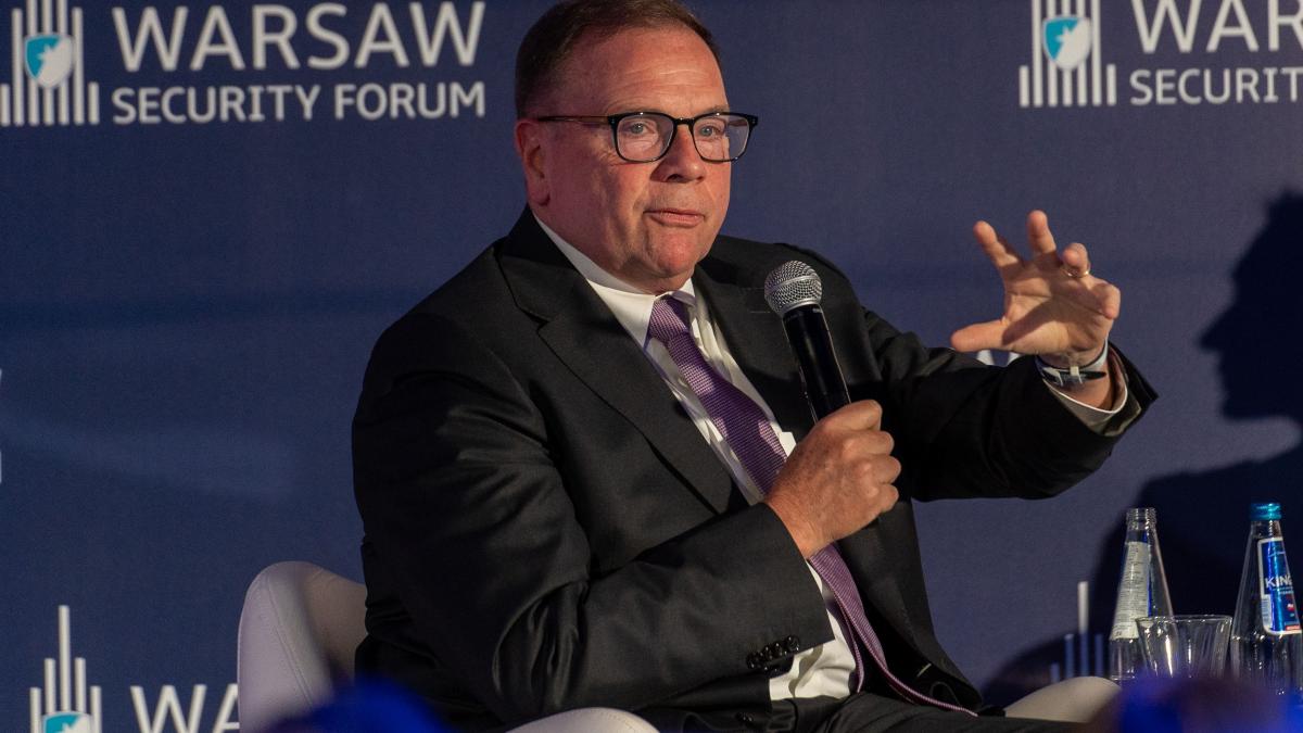 Ben Hodges explica de ce generalii SUA nu ar trebui sa execute ordinul pe care l ar da Trump pentru