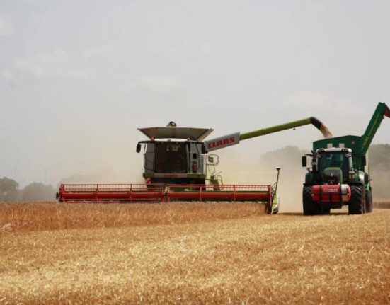 Comisia Europeana ramburseaza aproape un miliard de euro fermierilor romani