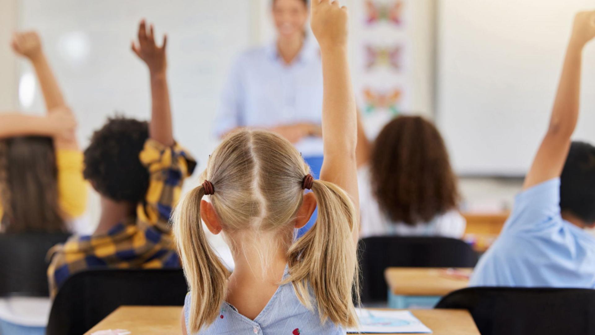 Elevii revin joi la scoala dupa vacanta