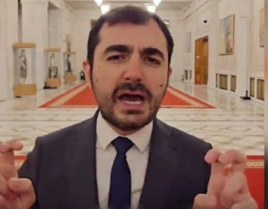 Ipocrizia rezistilor USR ataca pe Bolojan pentru taxe