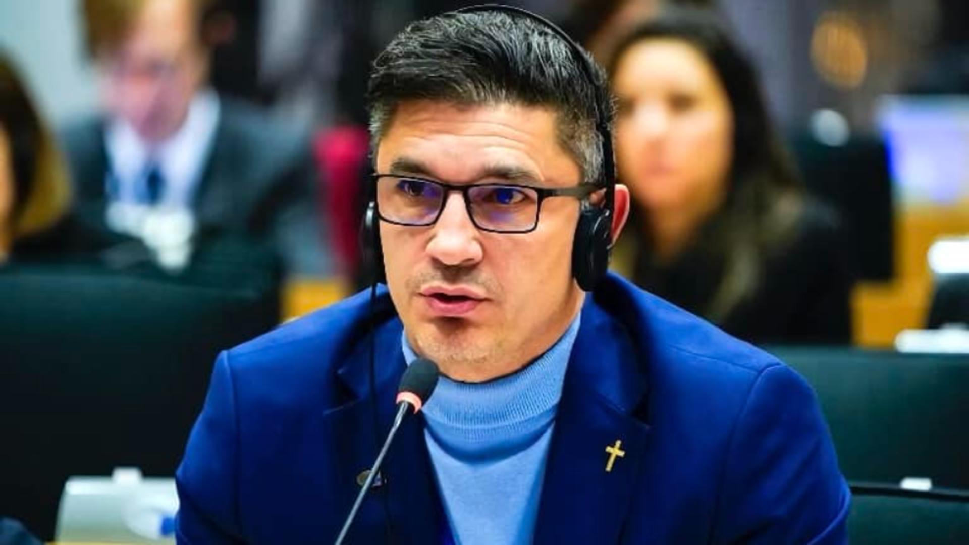 Luis Lazarus printre patrioii satui de umilinele lui Bolojan Toat lumea este suparata VIDEO